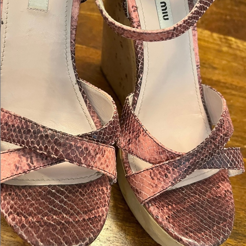 Miu Miu Peach Snake & Cork Platform Sandals - 39.5 - image 7